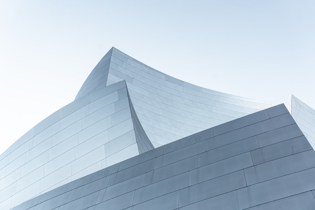 Moderne architectuur: wat het is en waar je het aan herkent